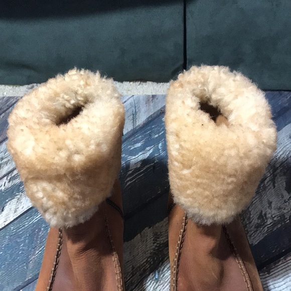 🐬 BORN Brown Leather Shearing Cuff Boots - Picture 3 of 16